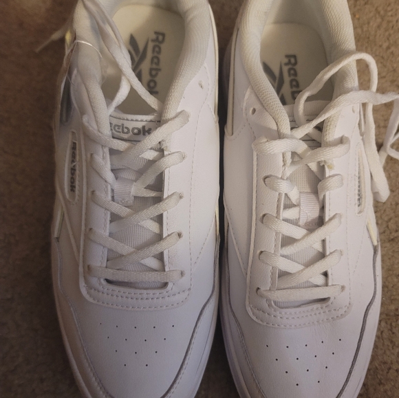 Reebok tennis shoes - Picture 4 of 4